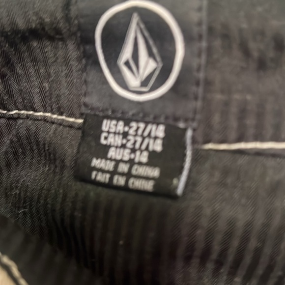 volcom faceted boy’s pale khaki off white shorts EUC - Picture 3 of 4